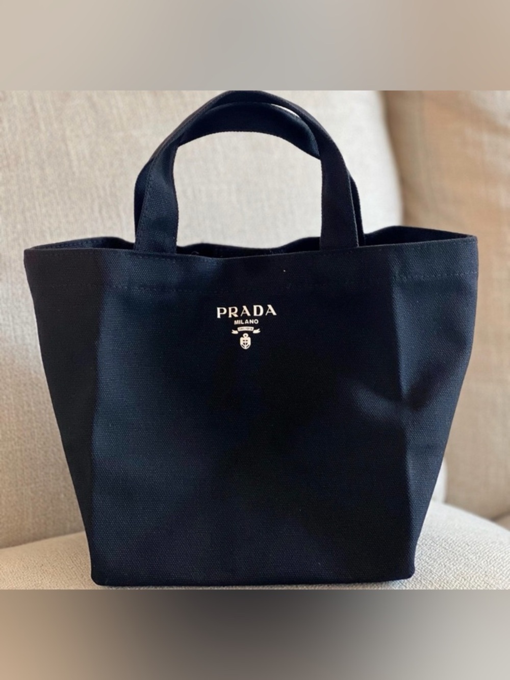 Prada Beauty Black Toilet
Pouch/Lunch Bag - Picture 2 of 10